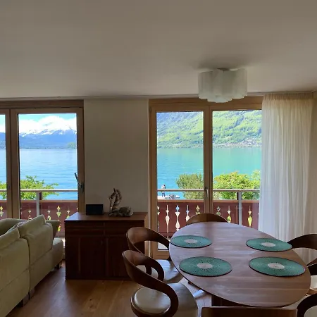 Seehaus / View Iseltwald